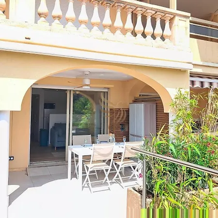 Apartmán 5-peopl - Sea View- Terrace - Parking *